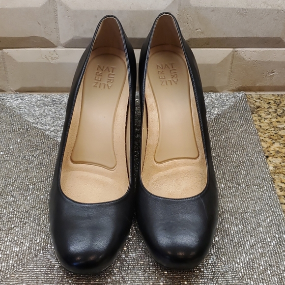 SOLD!!! NATURALIZER Black Leather Wedges - Size 12 - Picture 2 of 8